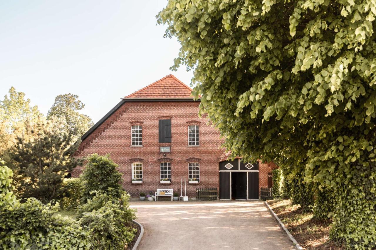 ホテル Hofgut Mollberg Wiefelstede エクステリア 写真
