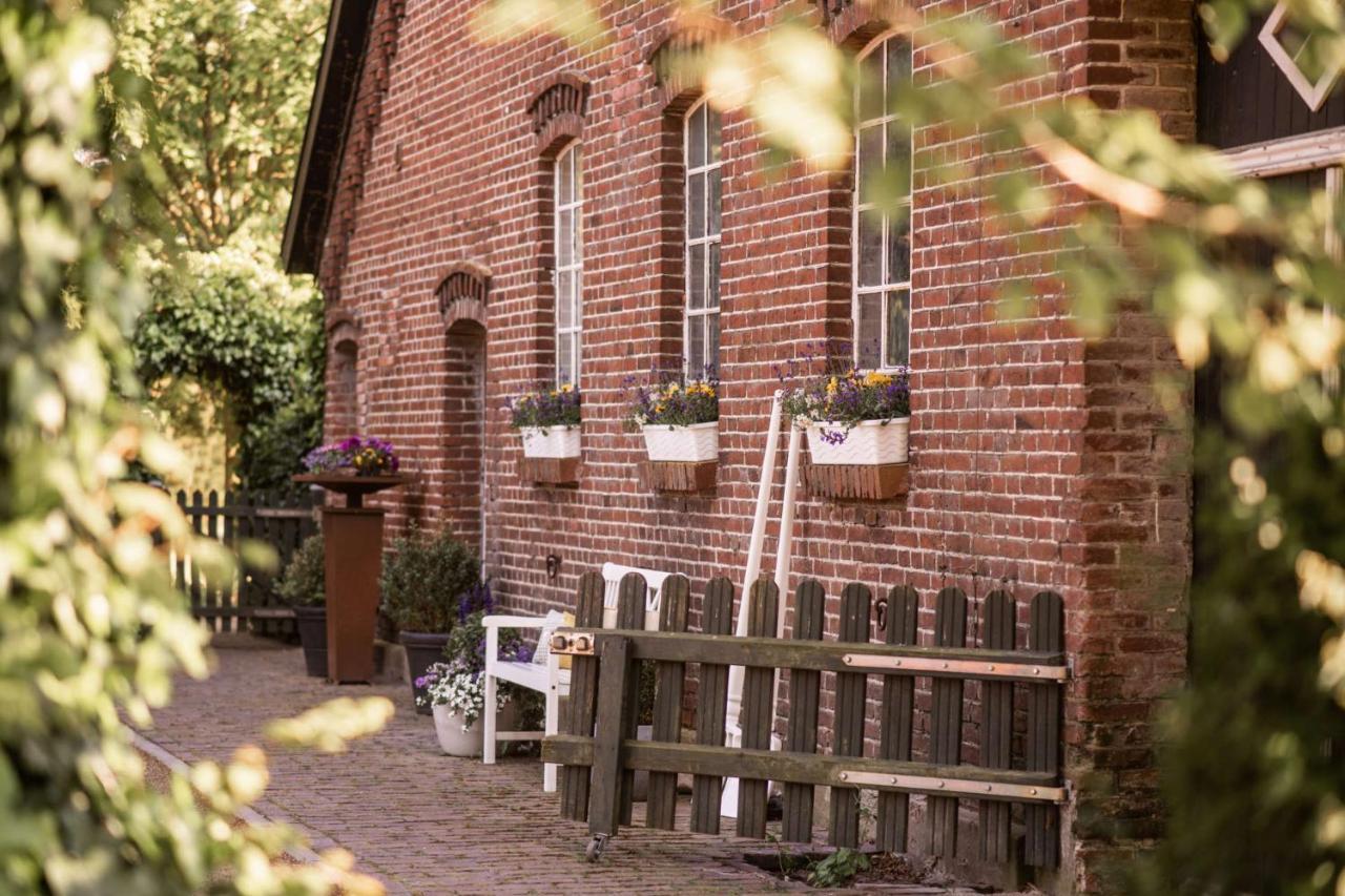 ホテル Hofgut Mollberg Wiefelstede エクステリア 写真